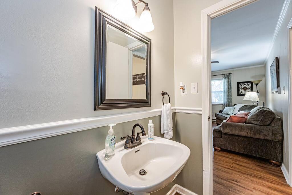 Kelly'S Comfortable Quinton Home Екстериор снимка