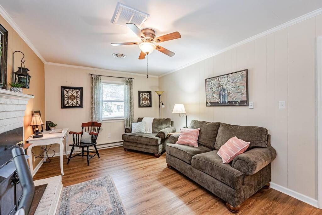 Kelly'S Comfortable Quinton Home Екстериор снимка