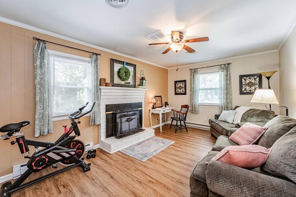 Kelly'S Comfortable Quinton Home Екстериор снимка